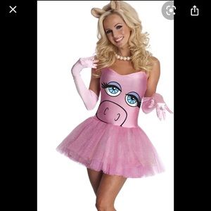 Miss piggy Halloween costume